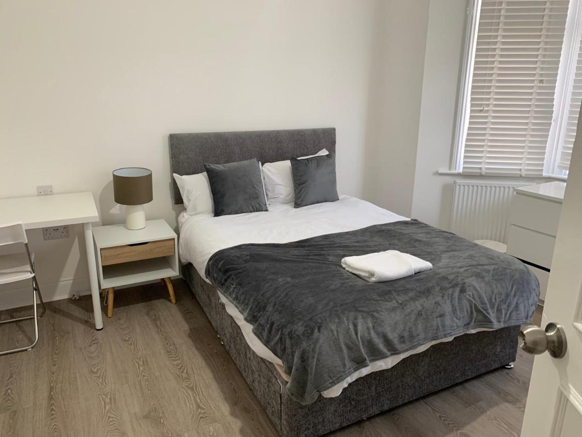 Beautiful All Room En-Suite 4 Bedrooms House , Free Parking, Wifi, Corporate, Contractors, Family Relocation, Contact Us For Long Term Rate Ilford Exteriér fotografie