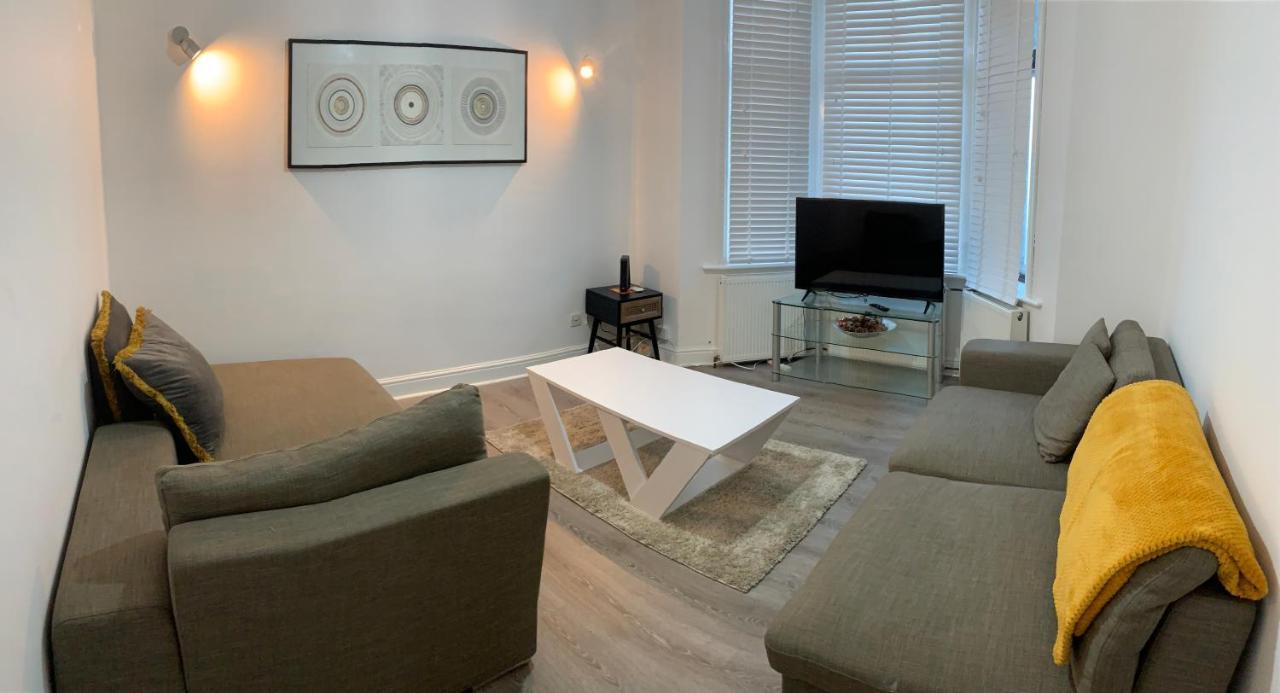Beautiful All Room En-Suite 4 Bedrooms House , Free Parking, Wifi, Corporate, Contractors, Family Relocation, Contact Us For Long Term Rate Ilford Exteriér fotografie